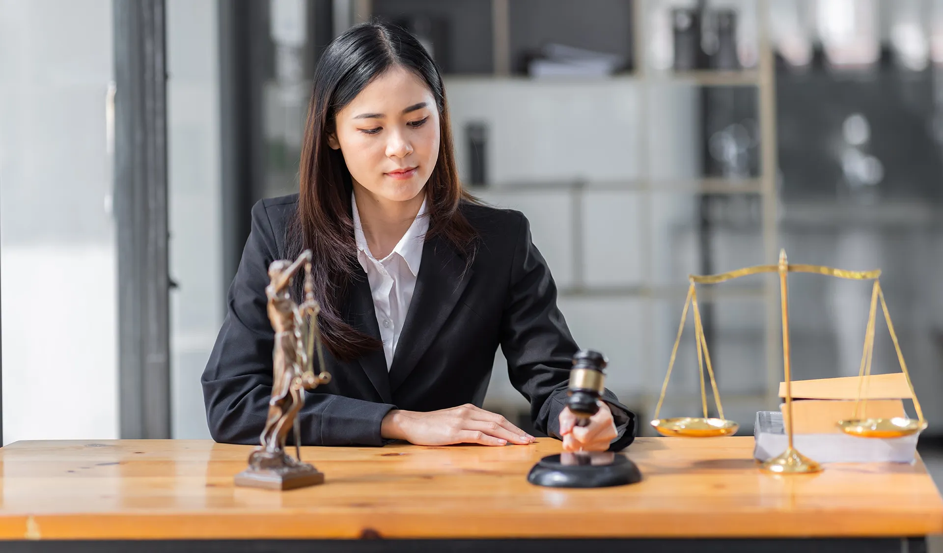 The Role of a Personal Bankruptcy Lawyer in Managing Your Debt